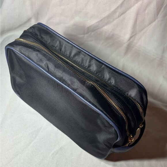 New! Versace Travel Pouch Bag Toiletry Case
Vanity Case - Picture 10 of 13